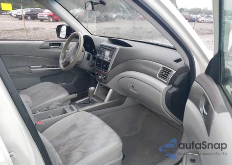 2010 Subaru Forester 2.5X Premium из США, поврежденный, VIN JF2SH6CC9AH703658